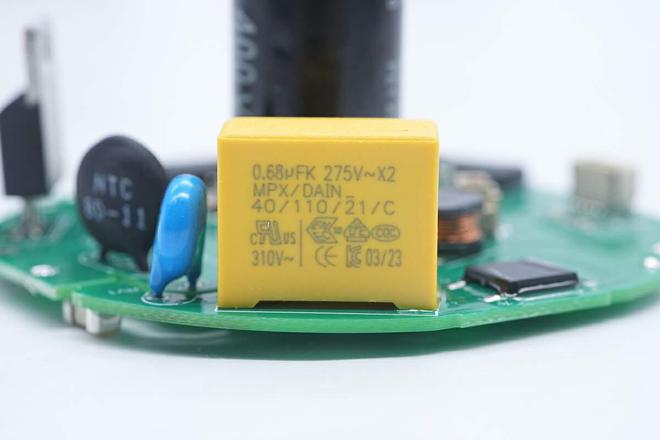 自研高速无刷马达转速高达11万转追觅G10高速吹风机拆解(图3)