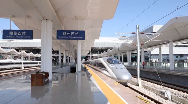 春晚机器人“出圈”！又拿到一副好牌的赣州低调抢跑！(图6)