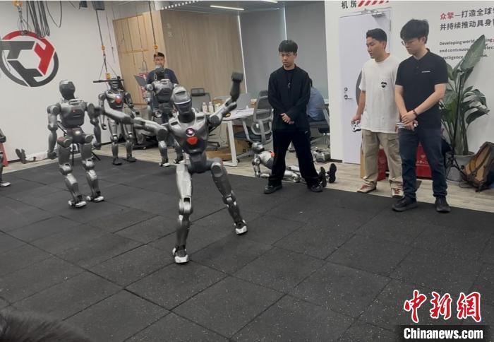 活力中国调研行）深圳崛起“机器人谷” 产业“群星璀璨”(图2)