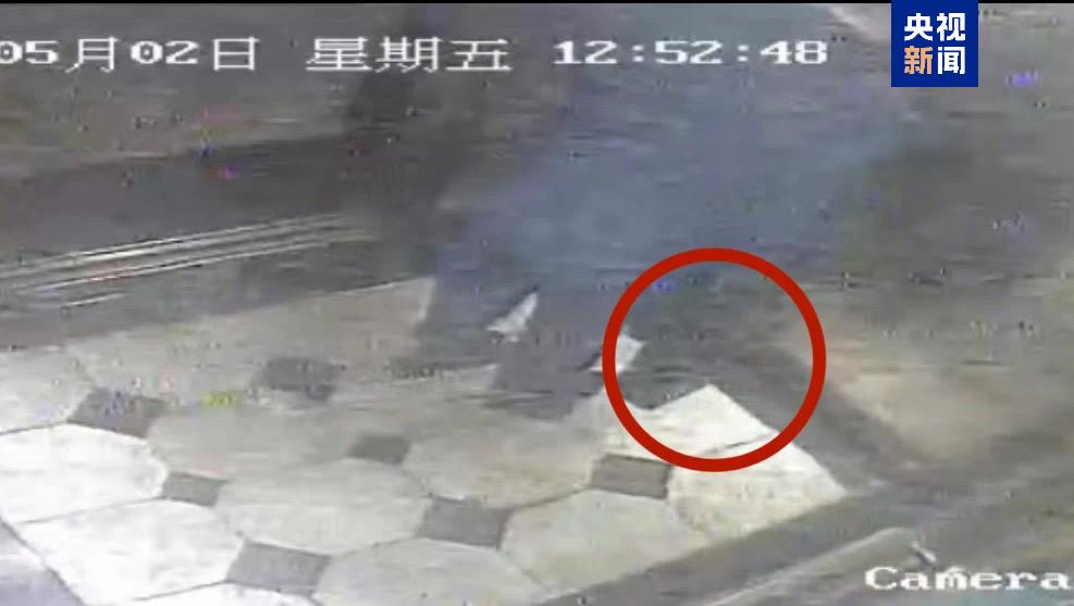 违法携带电动自行车电池进电梯 北京两居民被罚款(图2)