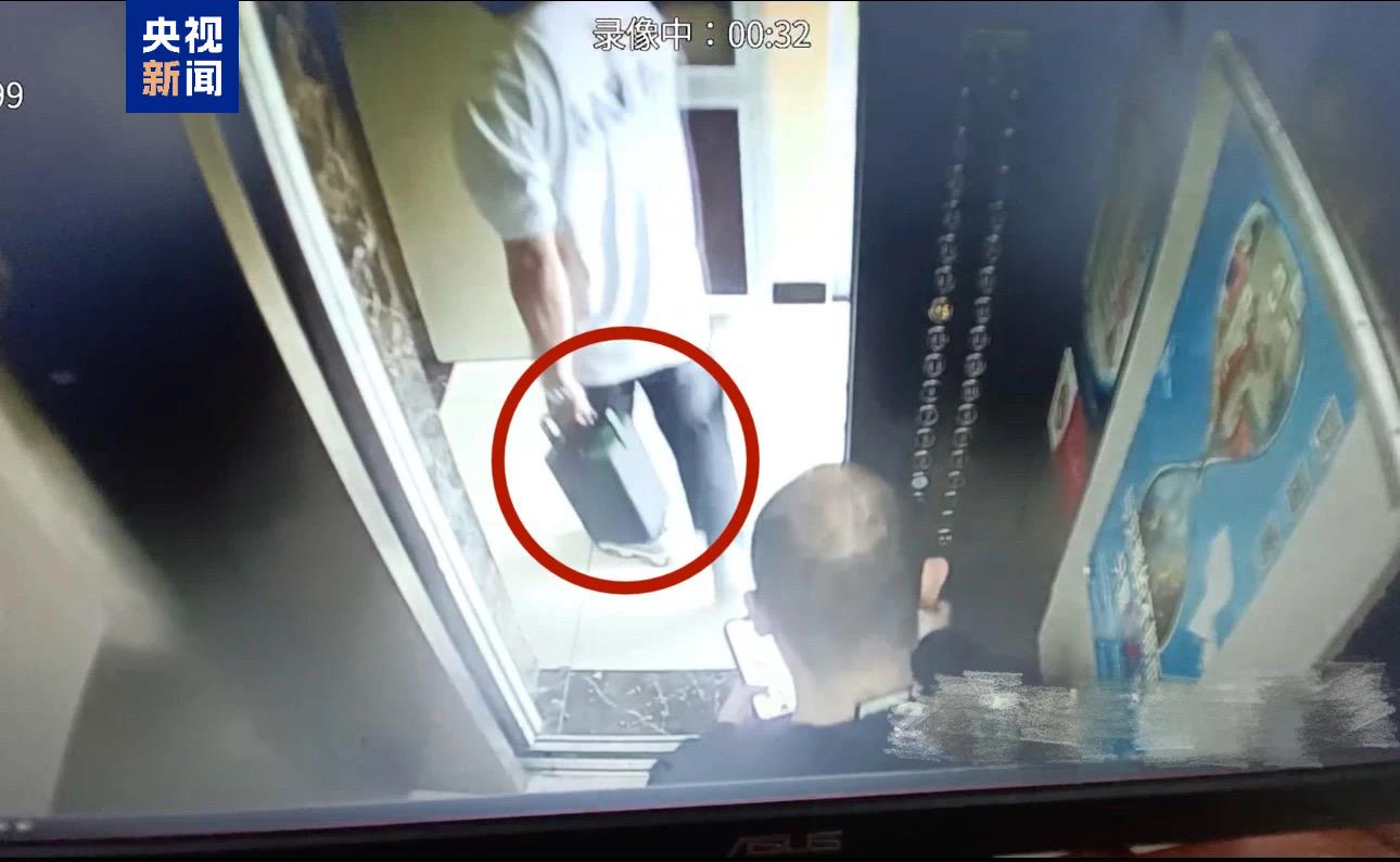 违法携带电动自行车电池进电梯