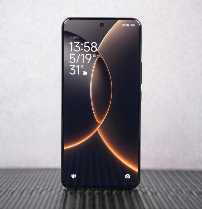 小米16系列规格全解析：直屏+新芯片+大电池亮点多多！