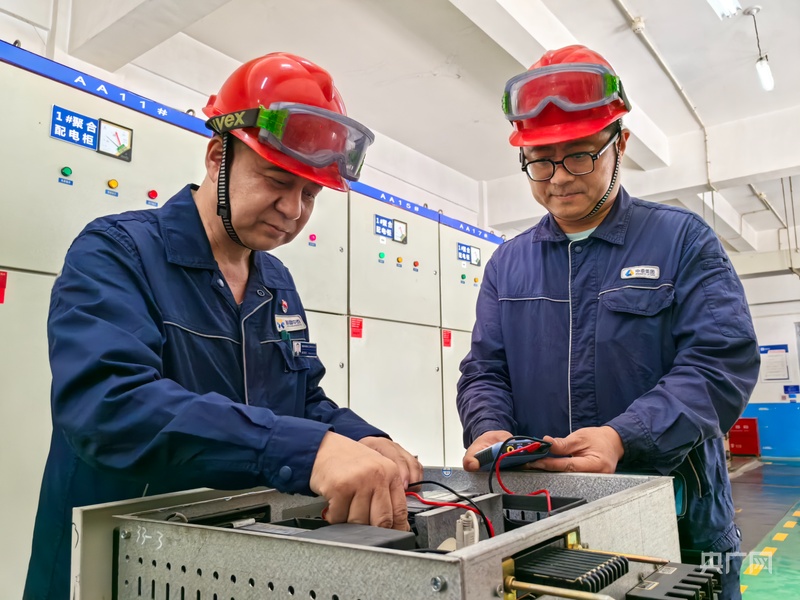 【中国梦·大国工匠篇】库尔班江·巴拉提：用创新护航企业高质量发展(图5)