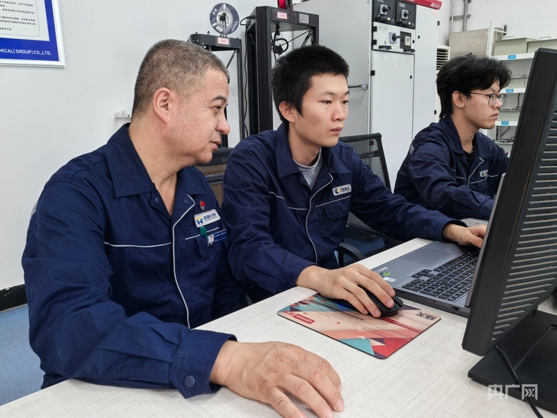 【中国梦·大国工匠篇】库尔班江·巴拉提：用创新护航企业高质量发展(图6)