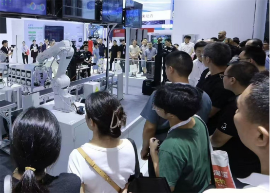 三菱电机亮相2025工博会：以“AI创未来”共探智能制造新纪元(图2)