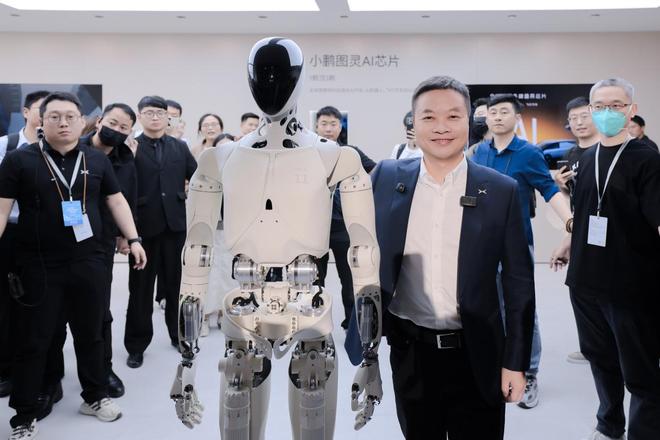 突发特讯！小鹏IRON机器人发布后马斯克点赞引发高度关注