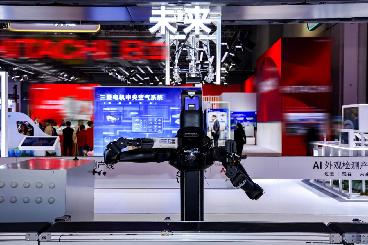 Lumos鹿明机器人与三菱电机亮相进博会 以具身智能赋工业场景智能化升级