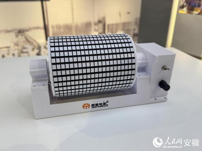 “双凤”展翼 “三力”齐鸣①丨在“看不见”的赛道里做冠军(图2)